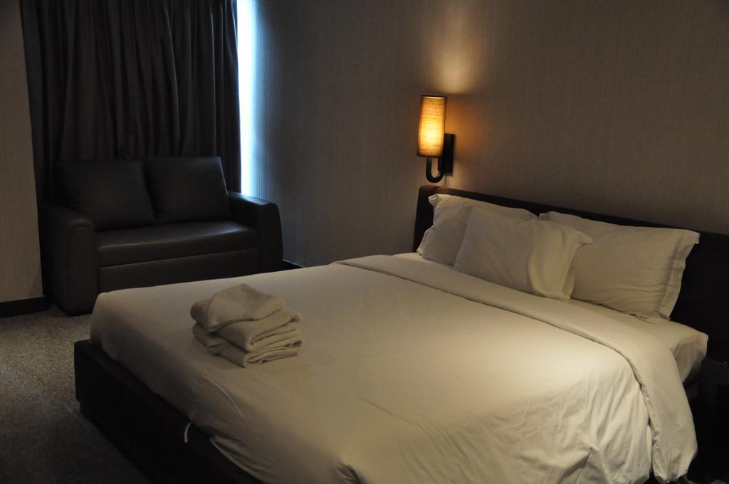 Pietra Bangkok Hotel Buitenkant foto